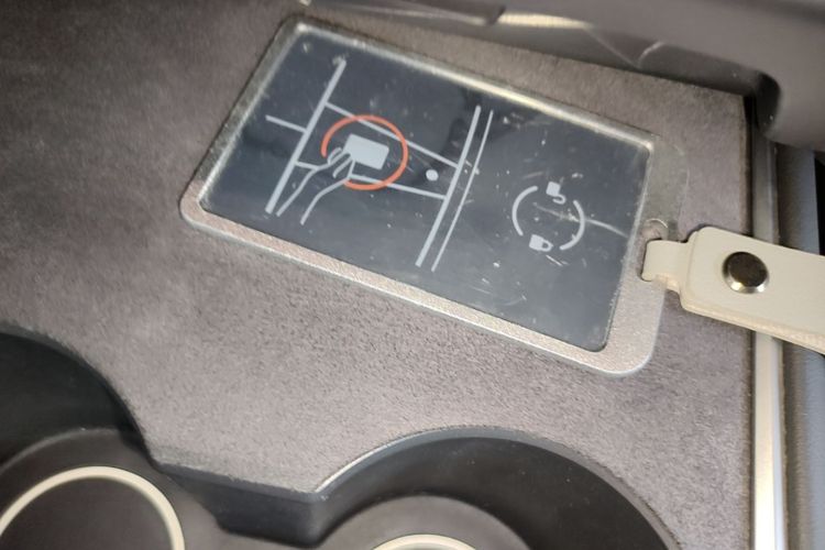 Tesla Model Y 2024 car image #9