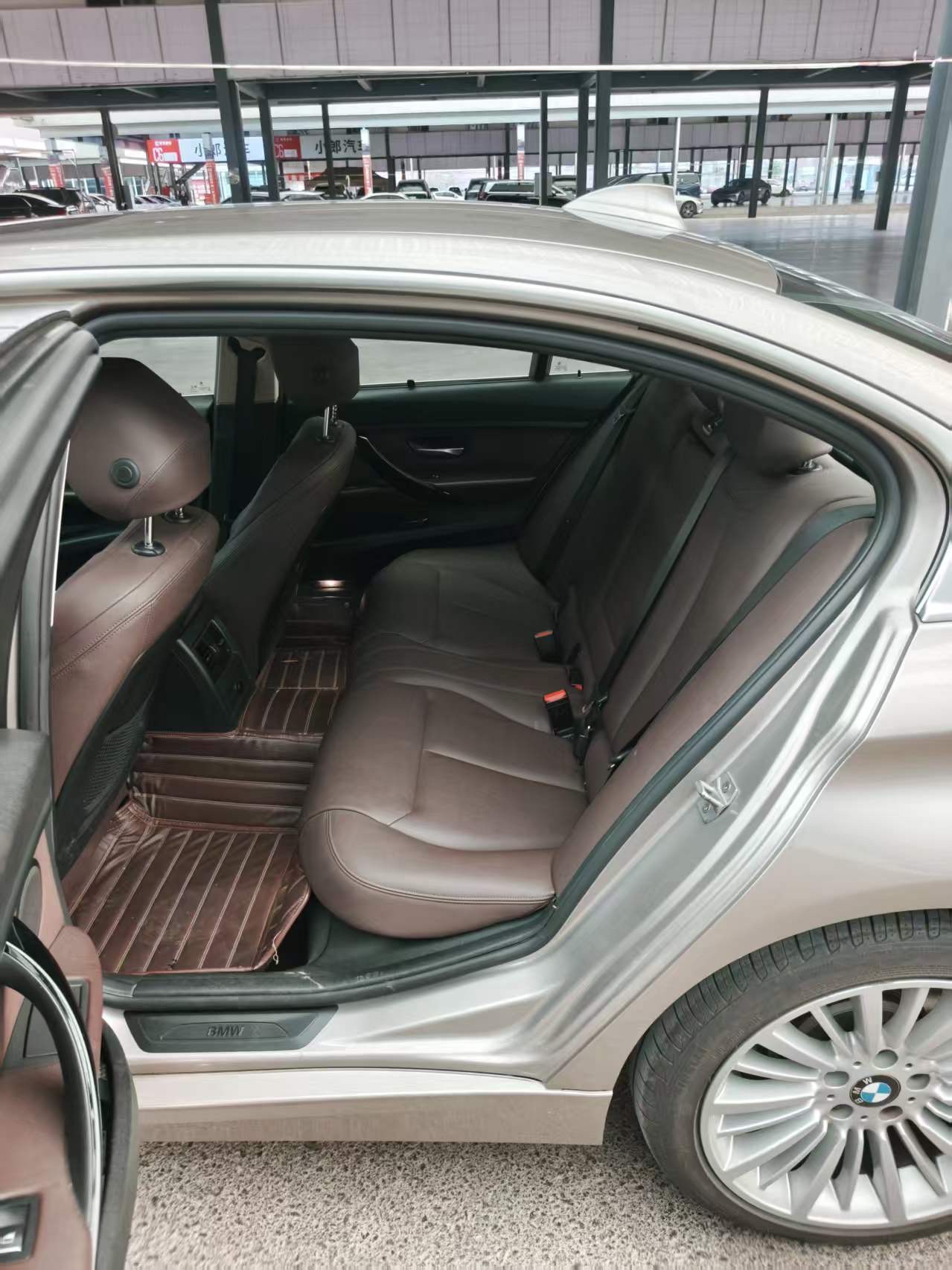 BMW 3 Series 2017 car image #5