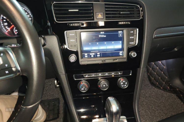 Volkswagen Golf 2017 car image #15