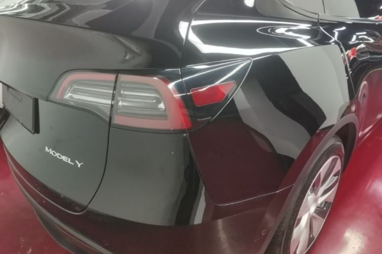 Tesla Model Y 2023 #8 Tesla Model Y 2023 car image #8