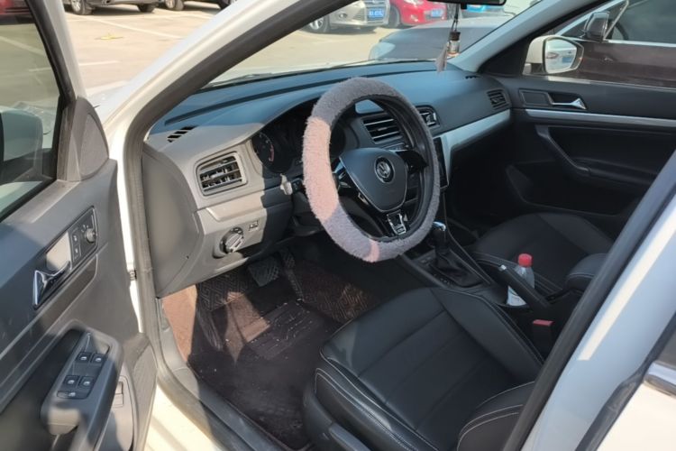 Volkswagen Lavida 2022 car image #16