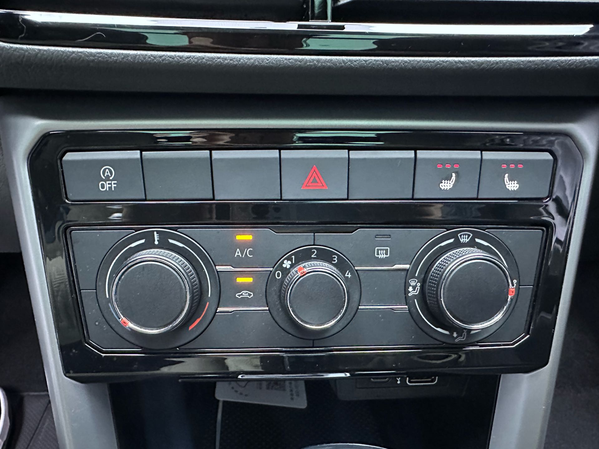 Volkswagen T-Cross 2022 #13 Volkswagen T-Cross 2022 car image #13