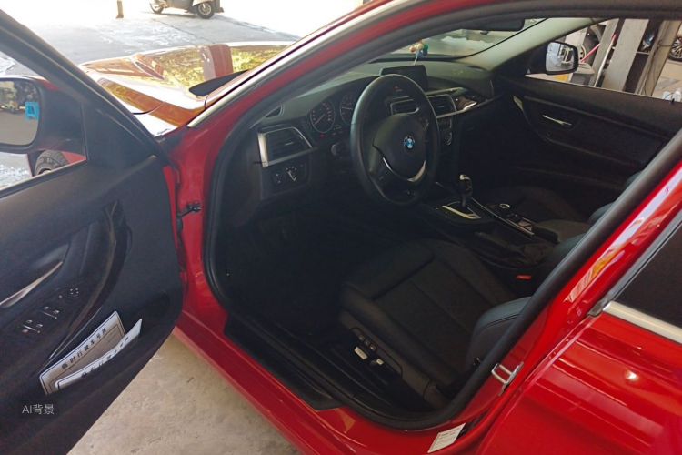 BMW 3 Series 2018 car image #18