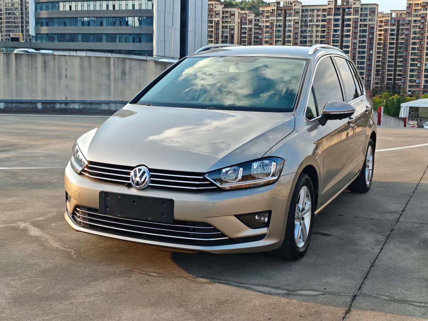 Volkswagen Golf Sportsvan 2018 صورة سيارة 