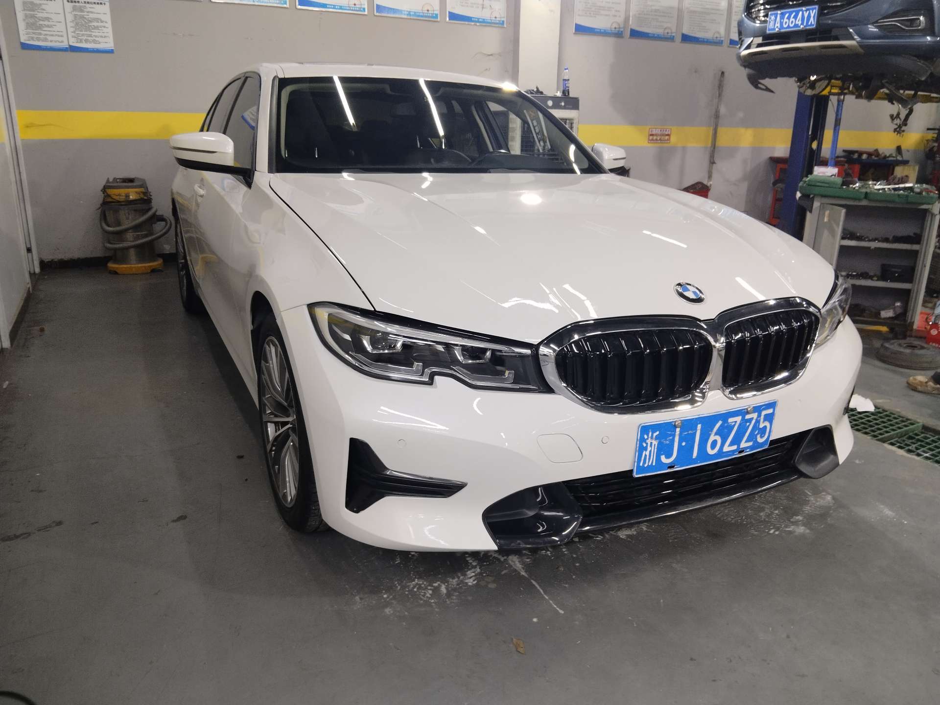 BMW 3 Series 2021 car image #8