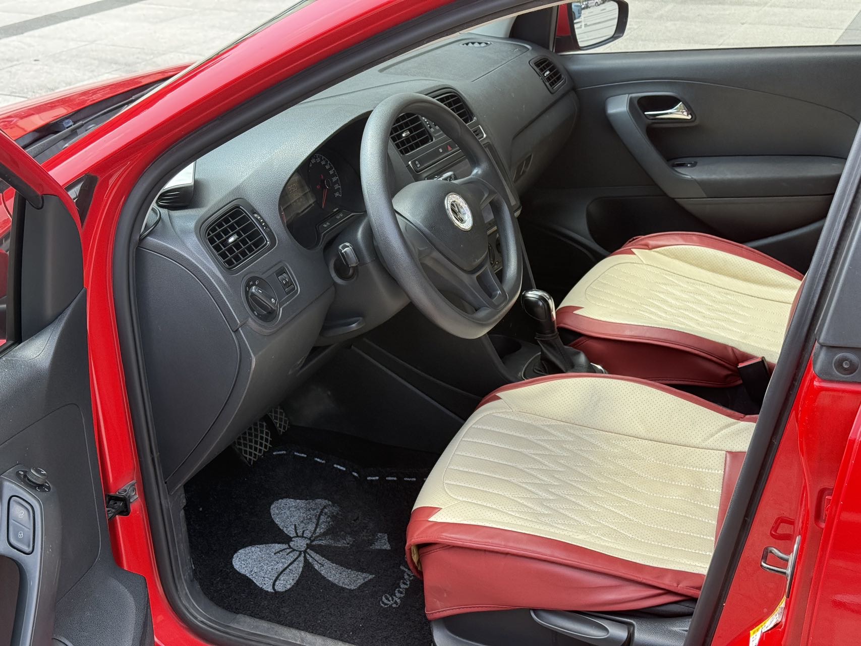 Volkswagen Polo 2018 car image #4