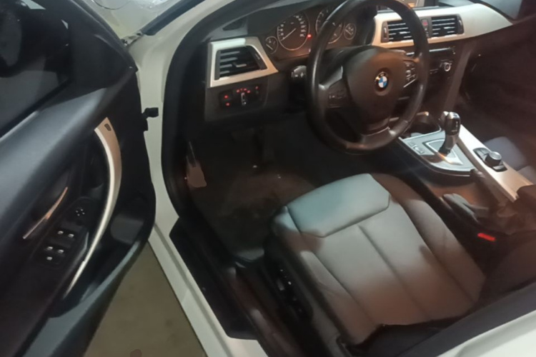 BMW 3 Series 2015 #16 BMW 3 Series 2015 car image #16