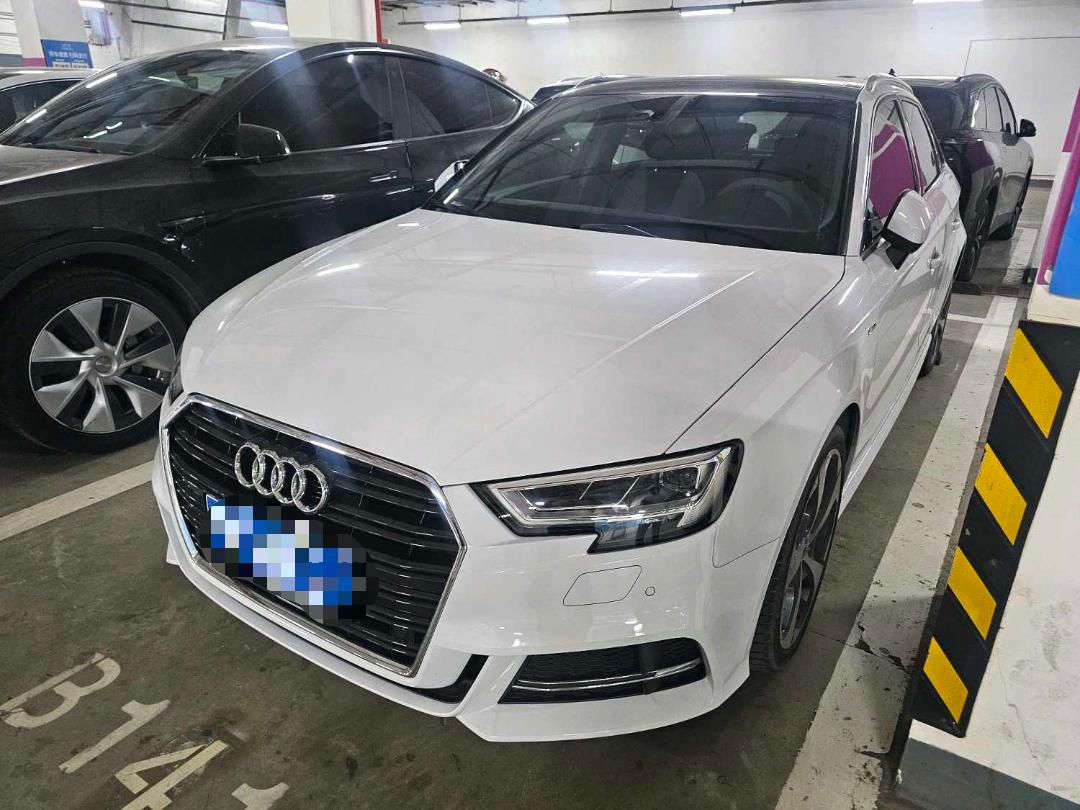 2017 immagine di auto 