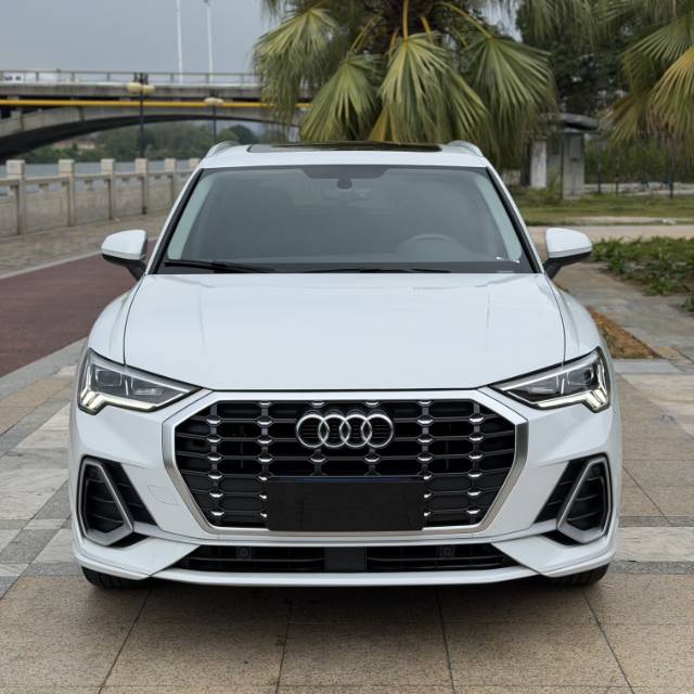 Audi Q3 2021 car image 