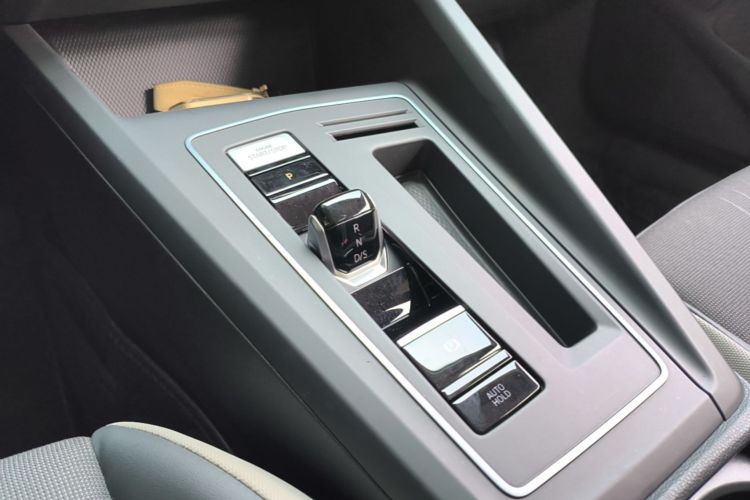 Volkswagen Golf 2023 car image #14
