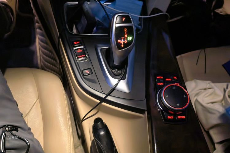 BMW 3 Series 2015 car image #16