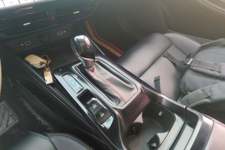 MG 5 2022 imagen de coche #14