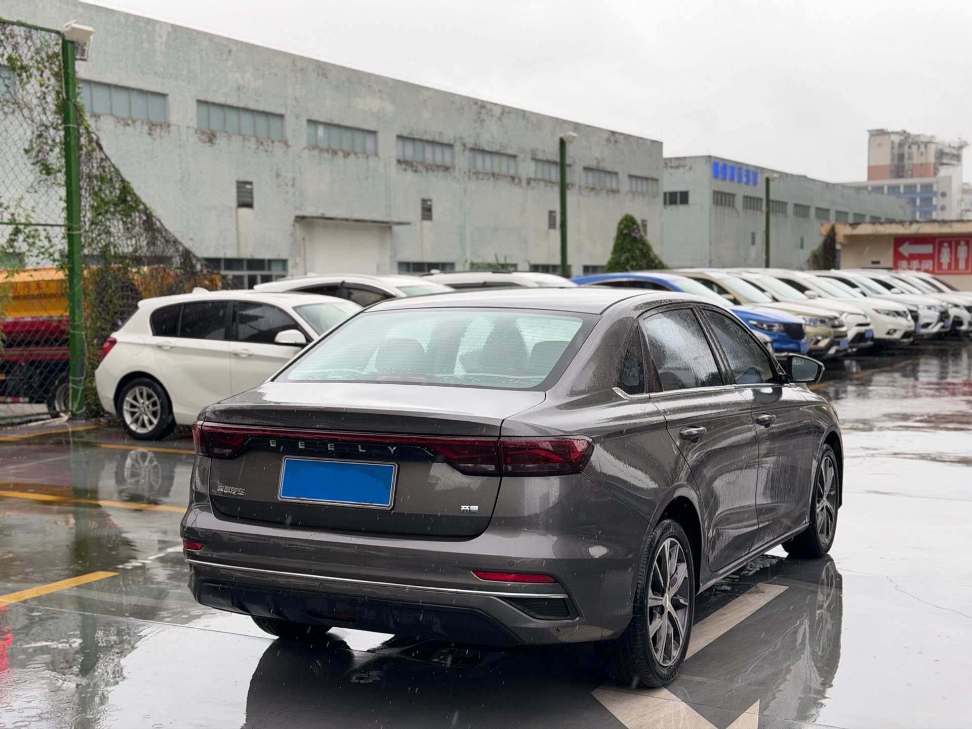 GEELY Emgrand 2023 immagine di auto #6