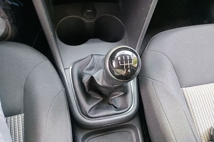 Volkswagen Polo 2017 #14 Volkswagen Polo 2017 car image #14