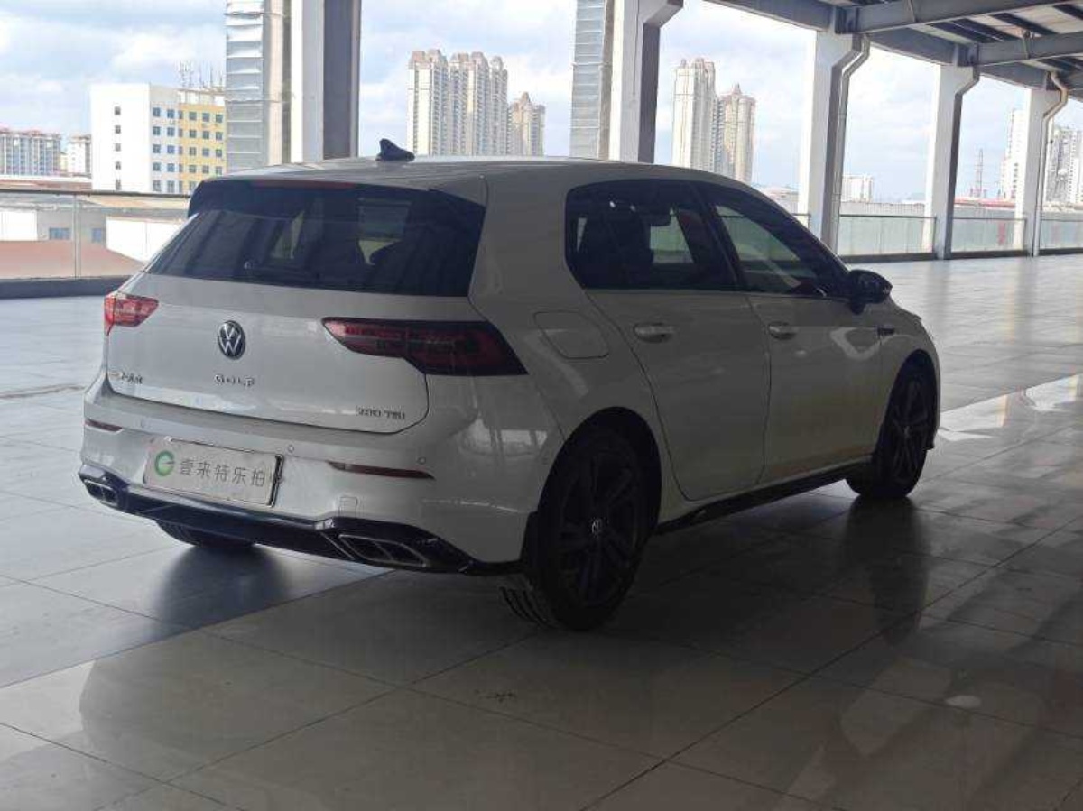 Volkswagen Golf 2022 car image #5