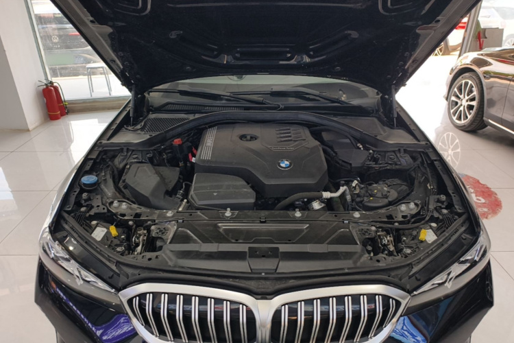 BMW 3 Series 2023 car image #20