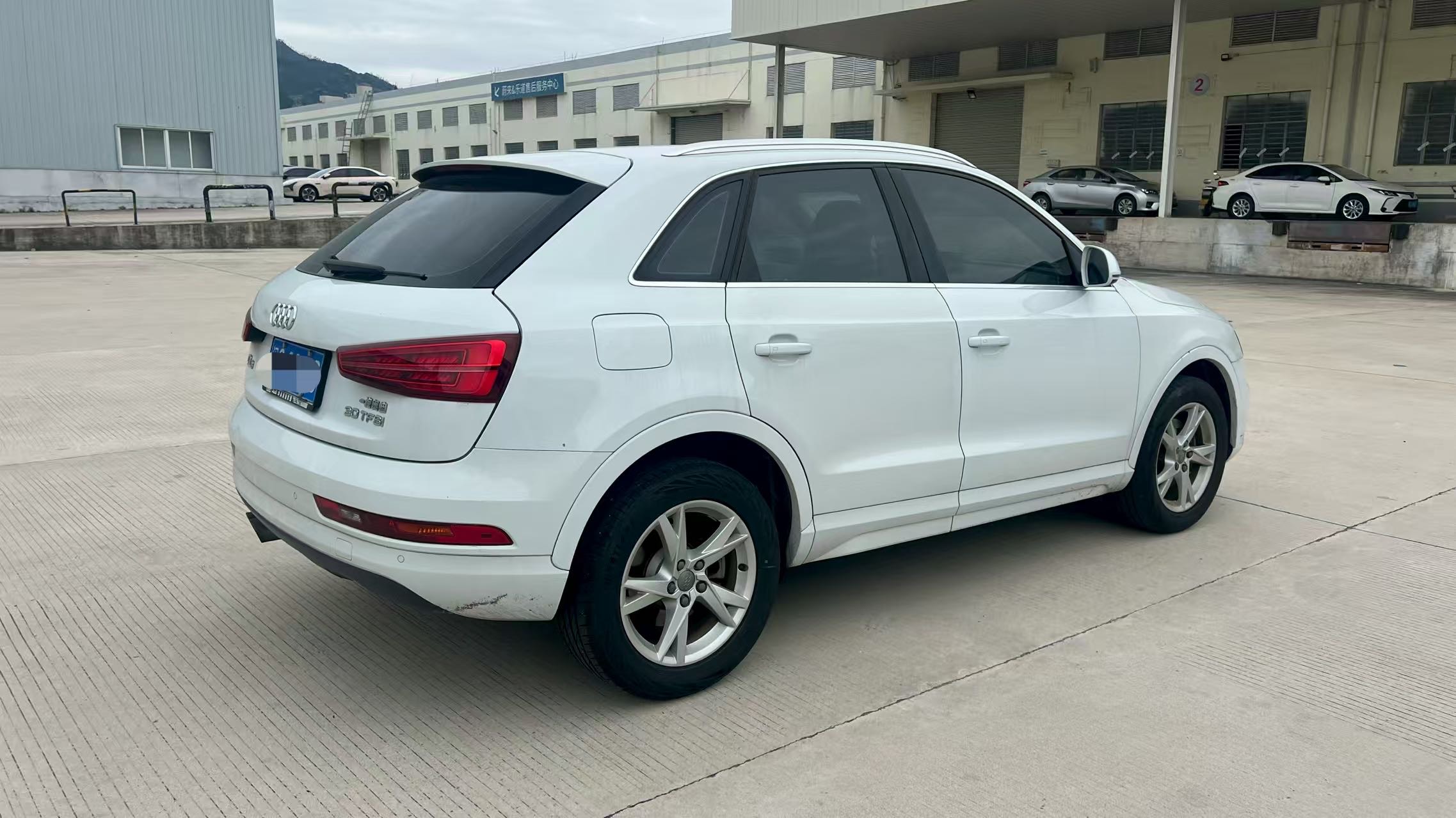 Audi Q3 2017 #9 Audi Q3 2017 car image #9