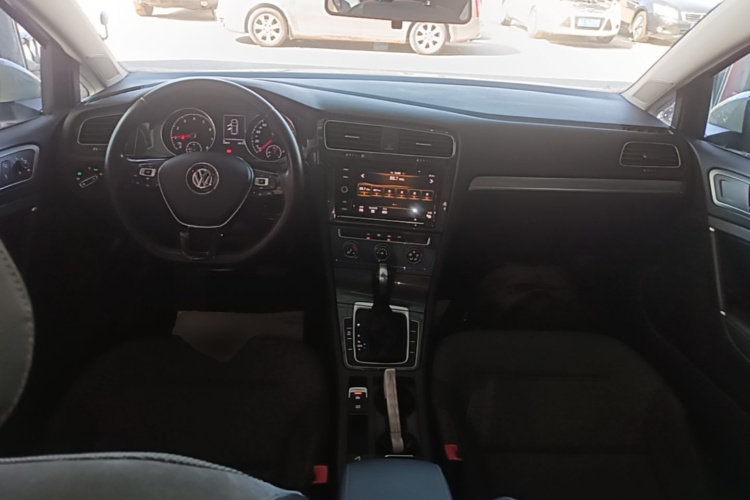 Volkswagen Golf 2019 صورة سيارة #10