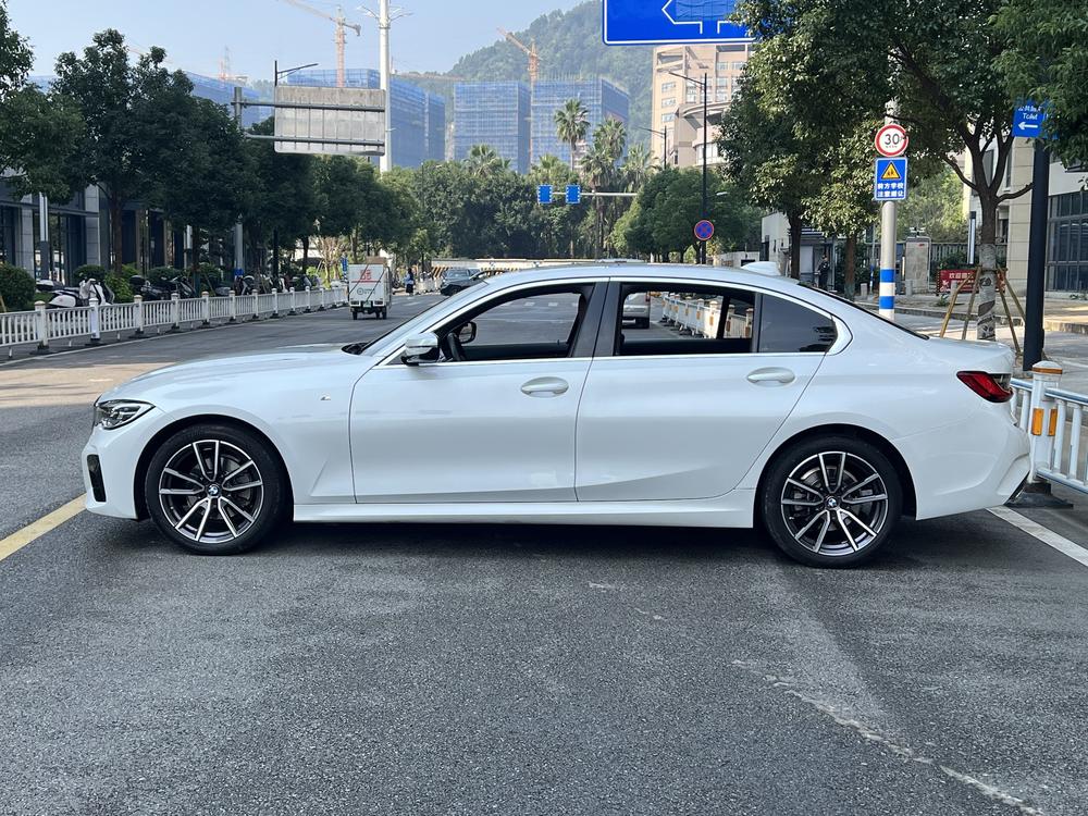 BMW 3 Series 2021 #4 BMW 3 Series 2021 car image #4