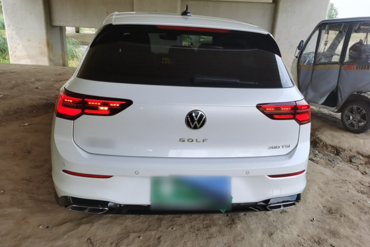 Volkswagen Golf 2023 #6 Volkswagen Golf 2023 صورة سيارة #6