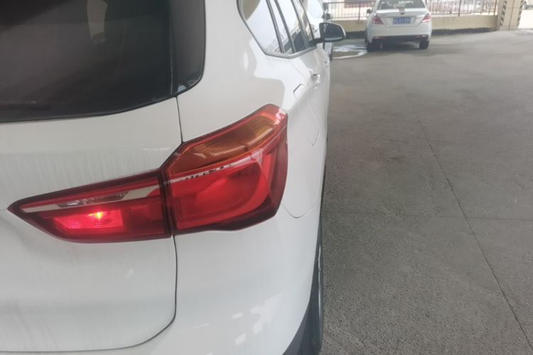 BMW X1 2019 #8 BMW X1 2019 car image #8