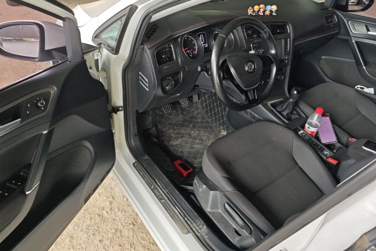 Volkswagen Golf 2016 car image #16