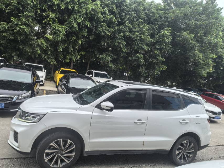 GEELY Vision X6 2020 car image #5