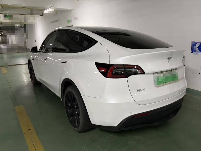 Tesla Model Y 2022 car image #4