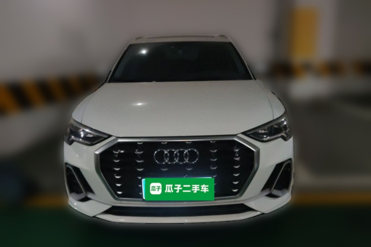 Audi Q3 2020 car image #3