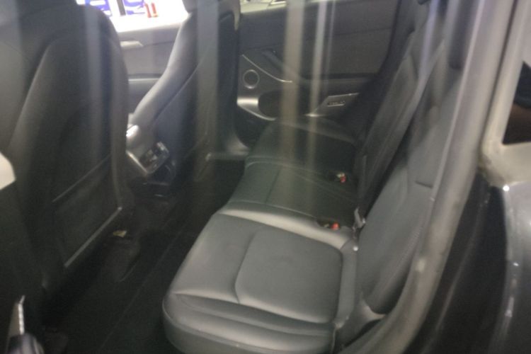 Tesla Model Y 2024 #17 Tesla Model Y 2024 car image #17