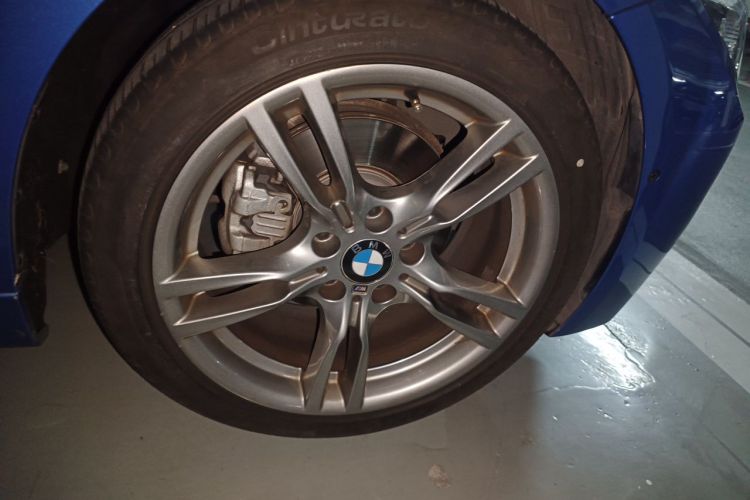 BMW 3 Series 2019 car image #6