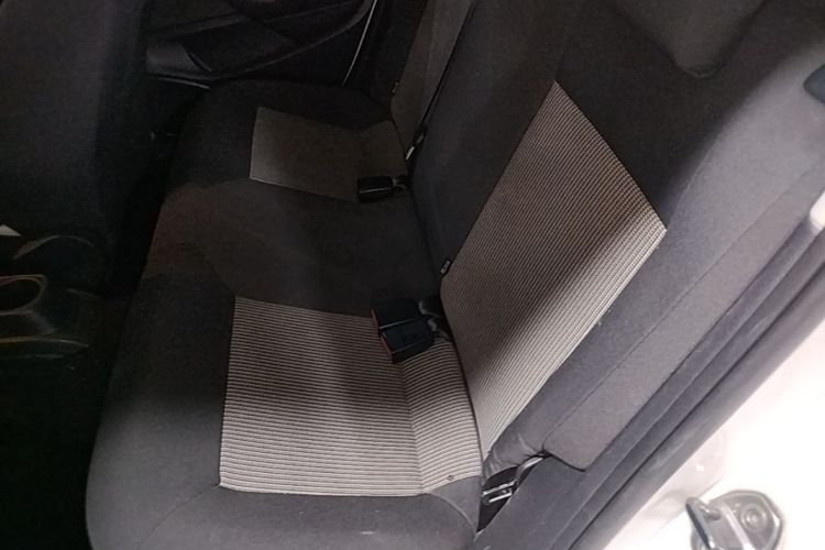 Volkswagen Polo 2017 car image #19