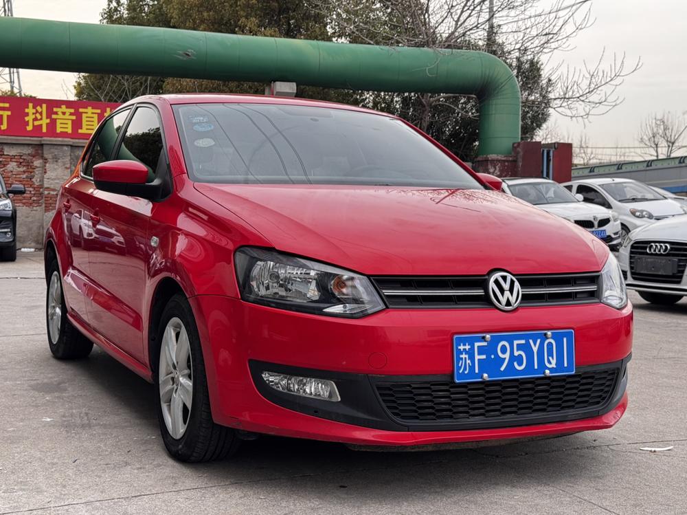 Volkswagen Polo 2012 car image #3
