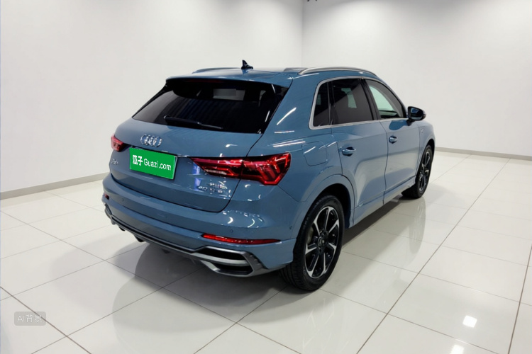 Audi Q3 2022 car image #7