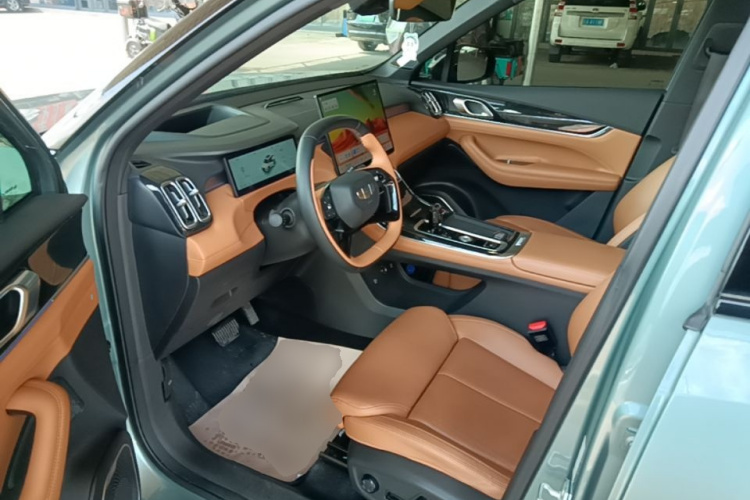 GEELY Boyue L 2025 car image #15