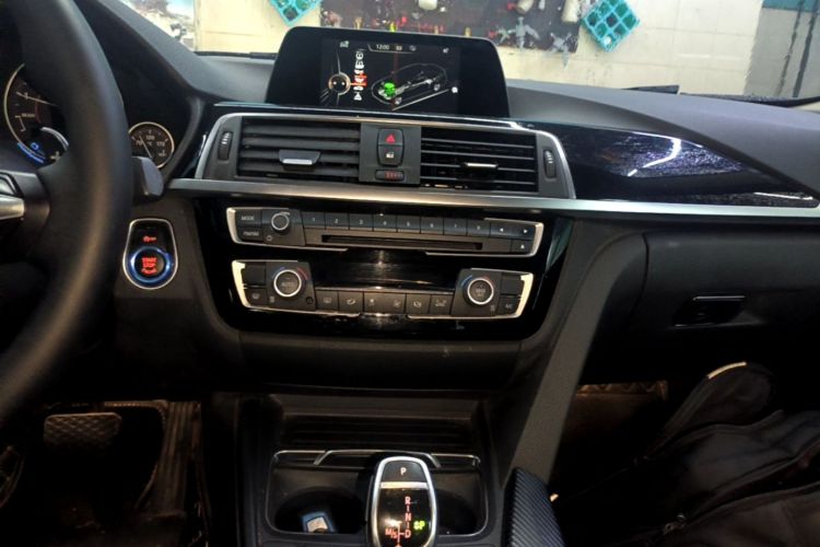 BMW 3 Series 2017 #13 BMW 3 Series 2017 car image #13