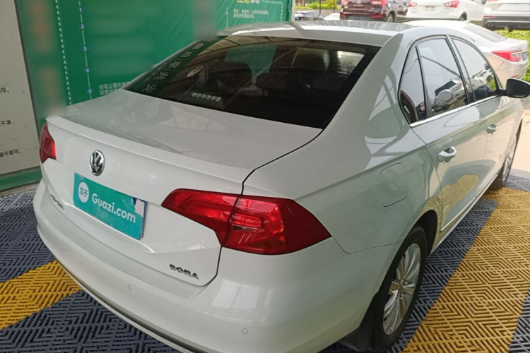 Volkswagen Bora 2016 car image #7