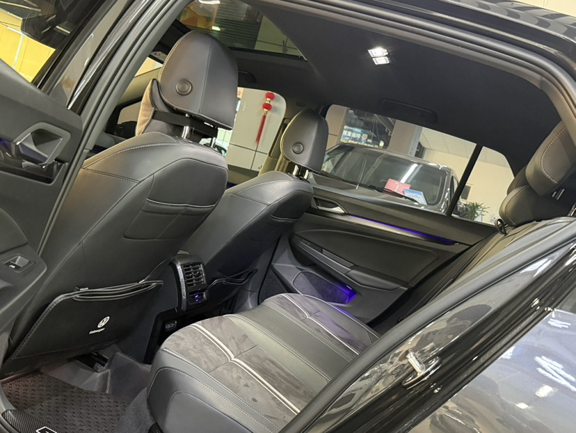 Volkswagen Golf 2023 car image #7