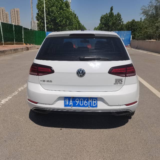 Volkswagen Golf 2020 car image #10