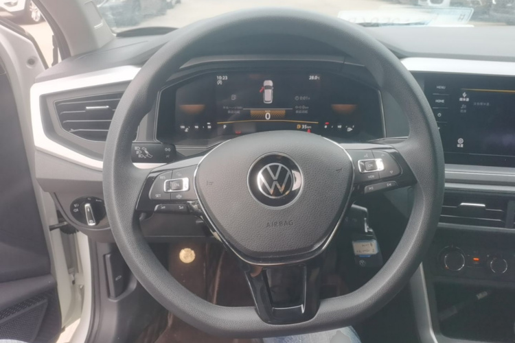 Volkswagen Polo 2022 car image #11