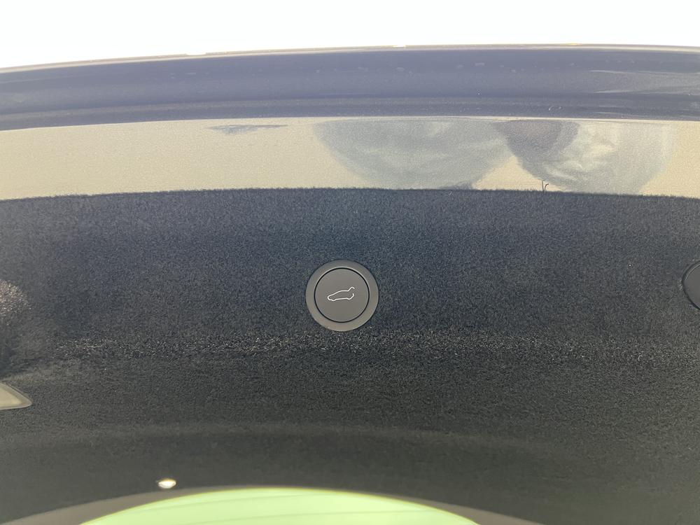 Tesla Model Y 2025 #6 Tesla Model Y 2025 car image #6