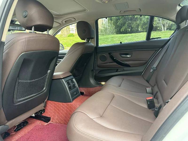 BMW 3 Series 2018 #4 BMW 3 Series 2018 car image #4