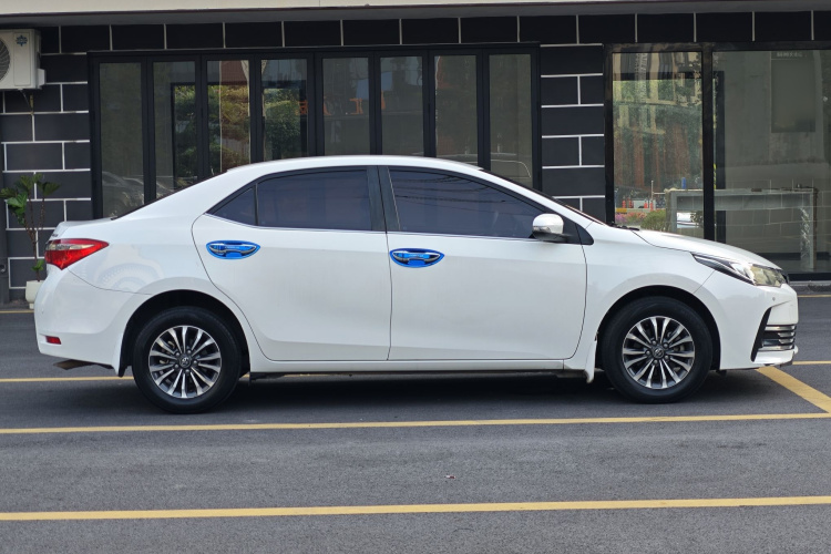 Toyota Corolla 2017 car image #9