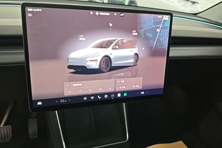 Tesla Model Y 2025 #13 Tesla Model Y 2025 car image #13