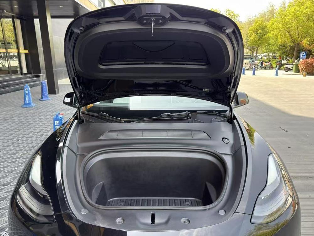 Tesla Model Y 2022 #27 Tesla Model Y 2022 car image #27