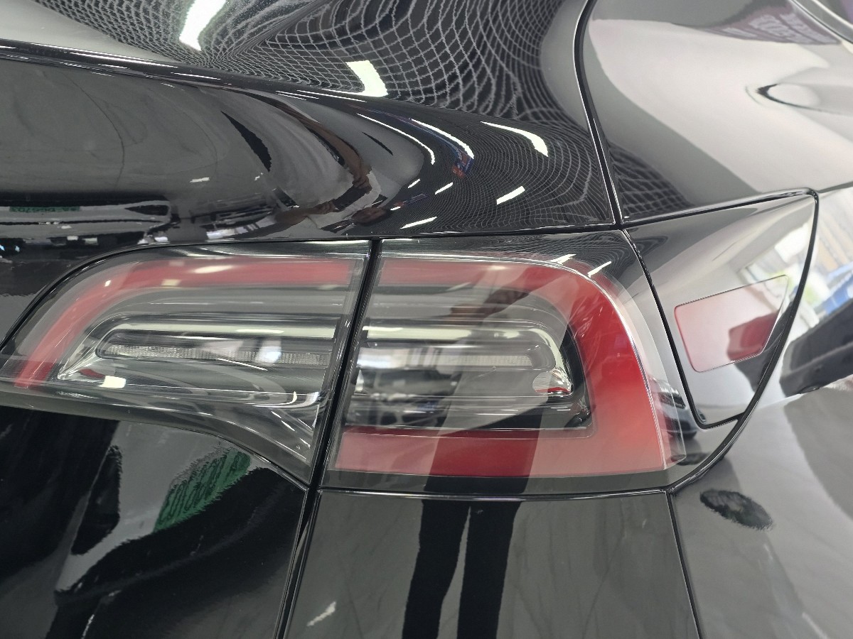 Tesla Model Y 2024 #7 Tesla Model Y 2024 car image #7