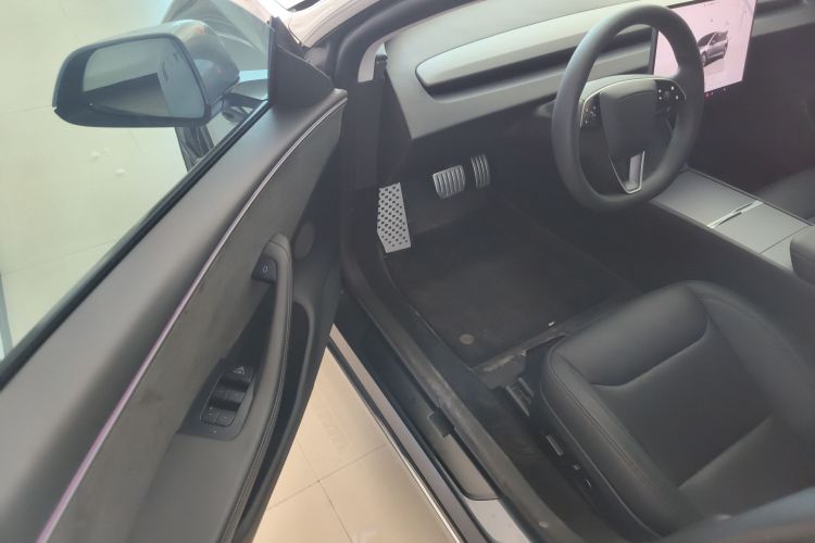 Tesla Model 3 2025 #16 Tesla Model 3 2025 car image #16
