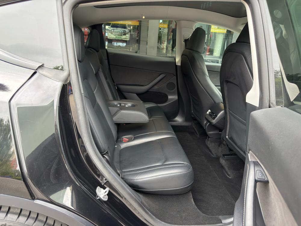 Tesla Model Y 2022 #25 Tesla Model Y 2022 car image #25