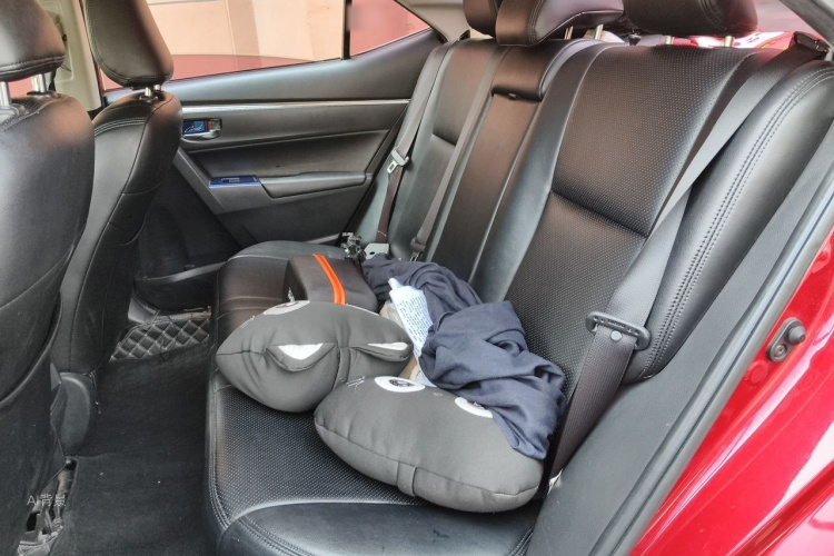 Toyota Corolla 2018 car image #19