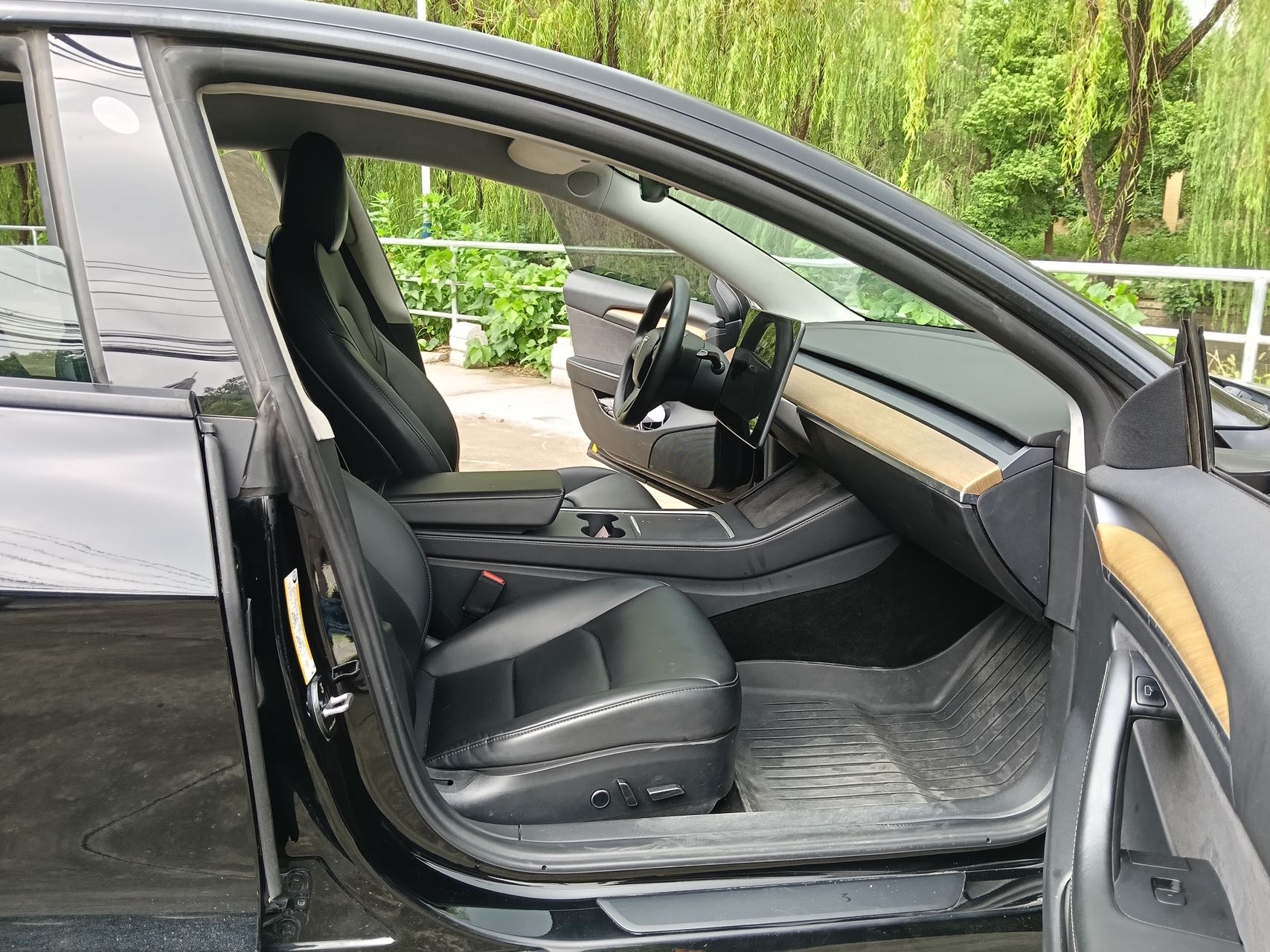 Tesla Model 3 2025 car image #6